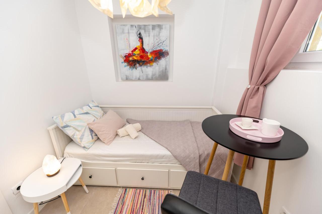 Luxury Rooms Erceg Zara Esterno foto