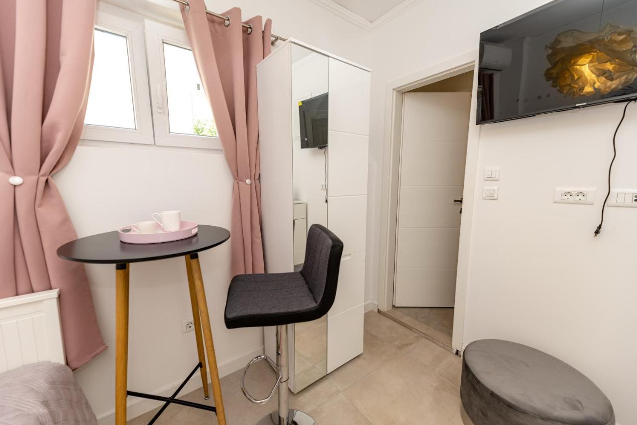 Luxury Rooms Erceg Zara Esterno foto